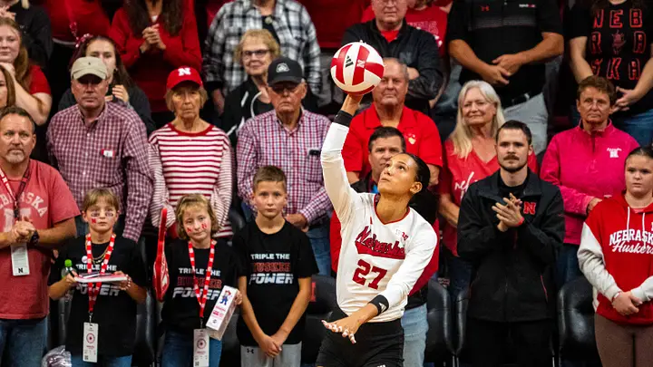 Nebraska vs Illinois volleyball match preview